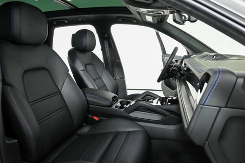 New 2025 Porsche Cayenne GTS image 22