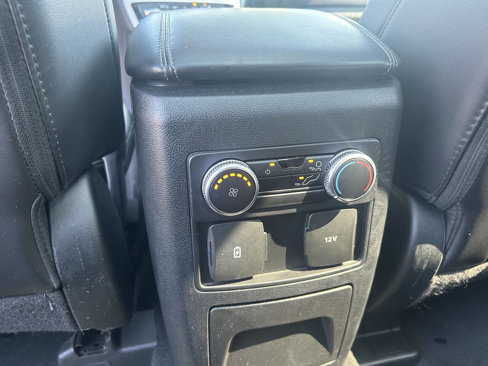 Used 2022 Ford Explorer XLT w/ Equipment Group 202A image 35