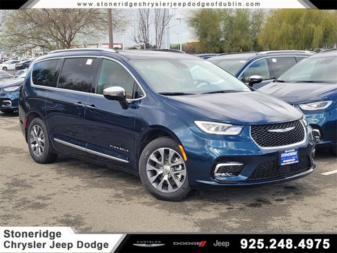 New 2025 Chrysler Pacifica Pinnacle image 1