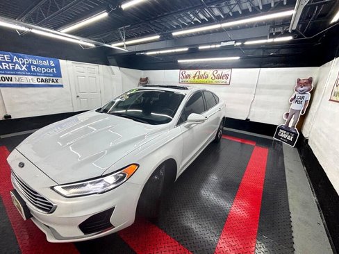 Used 2019 Ford Fusion SEL image 2