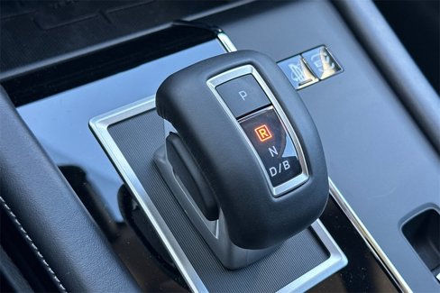 New 2025 Mitsubishi Outlander SE image 21