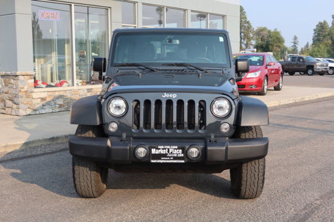 Used 2018 Jeep Wrangler Unlimited Rubicon w/ Connectivity Group image 2