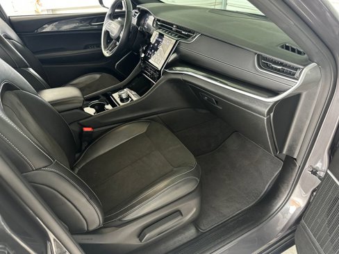 Used 2022 Jeep Grand Cherokee Altitude image 33