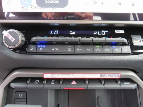 New 2025 Toyota Tundra Limited image 31