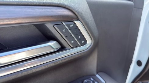 Used 2025 GMC Sierra 1500 SLT image 15