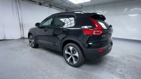 New 2026 Volvo XC40 B5 Plus w/ Protection Package Premier image 21