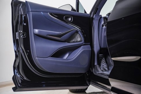 Used 2025 Aston Martin DBX 707 image 31