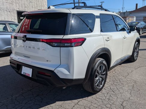 Used 2022 Nissan Pathfinder SV image 6