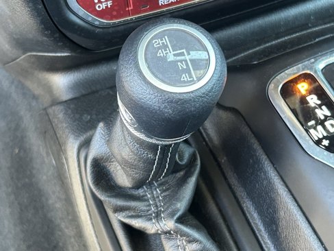Used 2024 Jeep Wrangler Unlimited Rubicon w/ Safety Group image 18