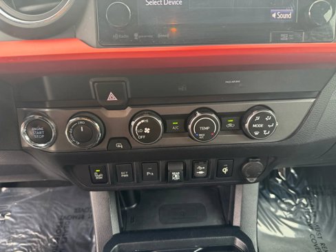 Used 2019 Toyota Tacoma TRD Sport image 16