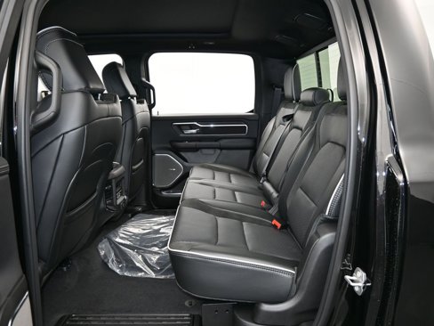 Used 2025 RAM 1500 Laramie w/ Night Edition image 32