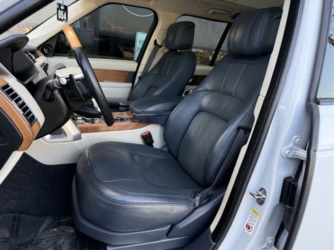 Used 2020 Land Rover Range Rover HSE image 14