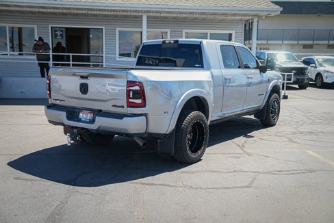 Used 2023 RAM 3500 Limited image 7