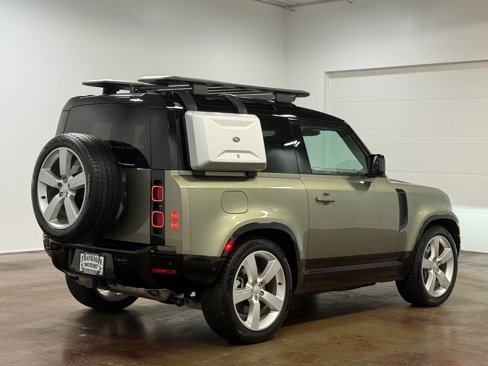 Used 2024 Land Rover Defender 90 X-Dynamic SE image 4
