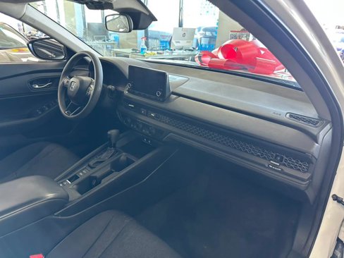 Used 2023 Honda Accord EX image 33
