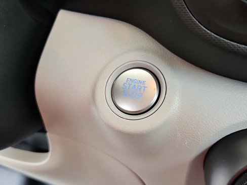 Used 2024 Hyundai Venue SEL image 17
