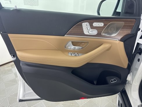 New 2026 Mercedes-Benz GLS 450 4MATIC image 12