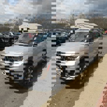 New 2025 Jeep Grand Cherokee L Limited image 3