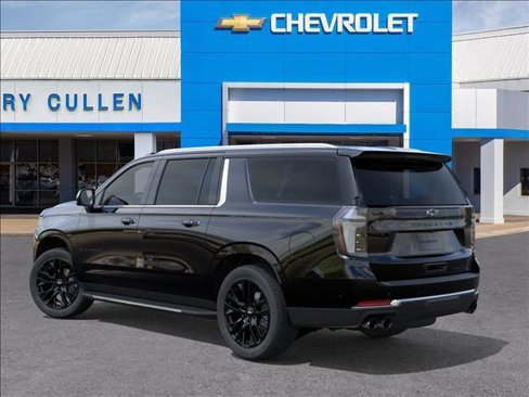New 2025 Chevrolet Suburban Premier image 3