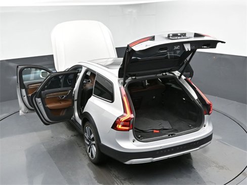 Used 2024 Volvo V90 B6 Cross Country Ultimate image 51