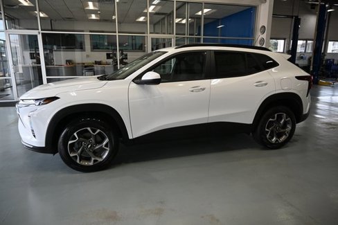 New 2025 Chevrolet Trax LT w/ Driver Confidence Package image 7