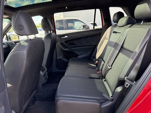 Certified 2024 Volkswagen Tiguan SE R-Line image 24