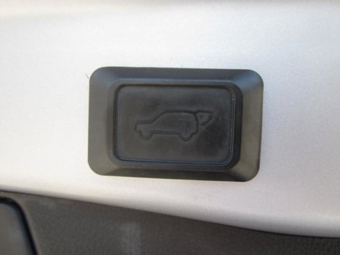 Used 2019 Toyota RAV4 XLE Premium image 18