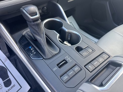 Used 2021 Toyota Highlander XLE image 13