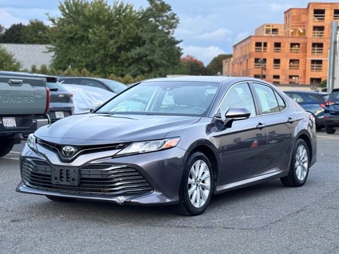 Used 2018 Toyota Camry L image 3