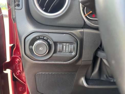Used 2022 Jeep Wrangler Unlimited Sahara w/ LED Lighting Group image 29