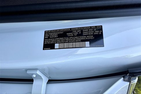 Certified 2025 Volvo XC90 B5 Plus w/ Protection Package Premier image 18