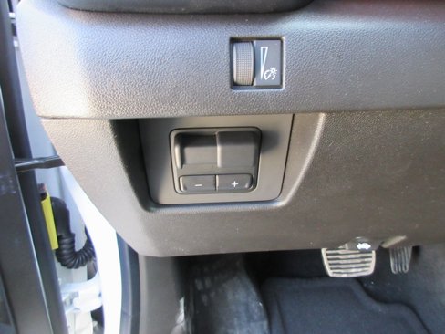 New 2025 GMC Canyon AT4 w/ Technology Plus Package image 16
