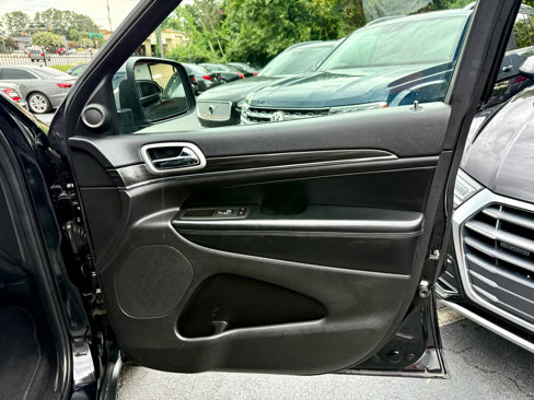 Used 2021 Jeep Grand Cherokee Limited image 23