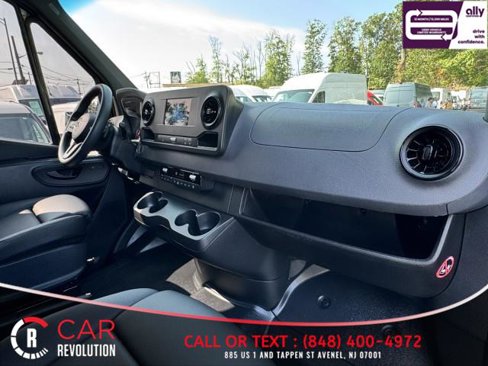 Used 2024 Mercedes-Benz Sprinter 2500 image 39