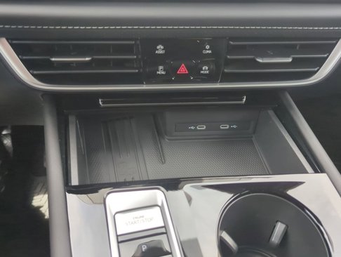New 2025 Volkswagen Atlas SE image 29