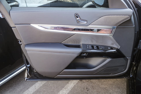 New 2026 BMW i7 xDrive60 w/ Premium Package image 17