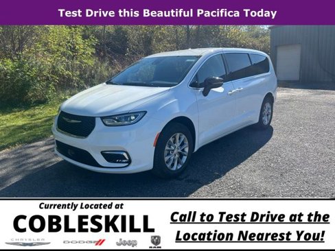 New 2026 Chrysler Pacifica Select image 9