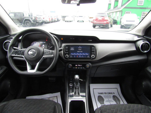Used 2021 Nissan Kicks SV image 9