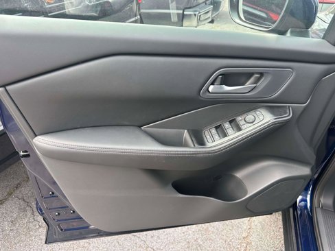 Used 2026 Nissan Rogue SV image 15