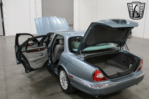 Used 2006 Jaguar XJ8 image 8