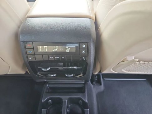 Used 2023 Jeep Grand Cherokee L Limited image 11