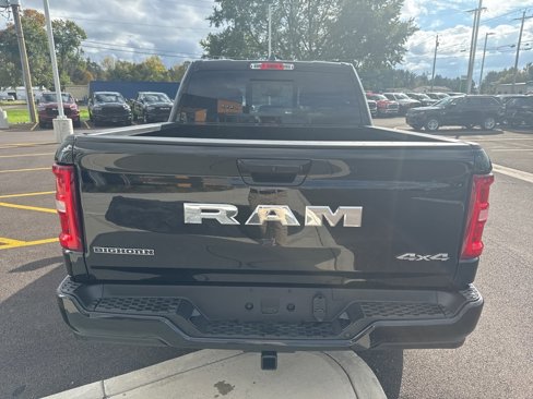 New 2025 RAM 1500 4x4 Crew Cab image 6