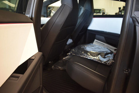 Used 2024 Tesla Cybertruck AWD Crew Cab image 28