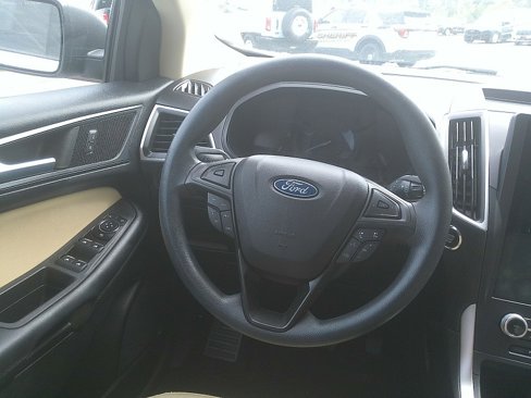 Used 2023 Ford Edge SE image 8