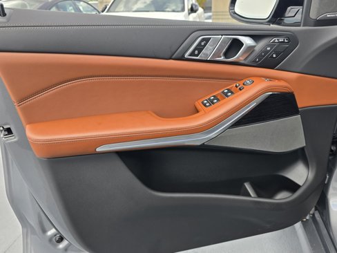 New 2026 BMW X7 xDrive40i w/ M Sport Package image 17