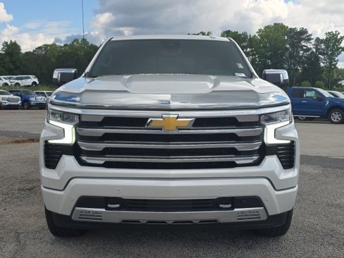 Used 2025 Chevrolet Silverado 1500 High Country w/ Technology Package image 8