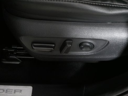 Used 2020 Toyota Highlander Limited image 20