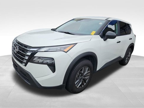 Used 2024 Nissan Rogue S image 3