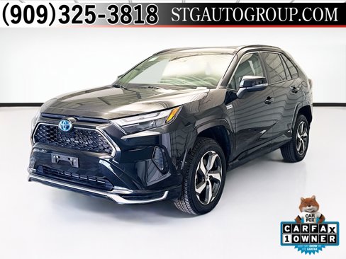 Used 2024 Toyota RAV4 SE image 1