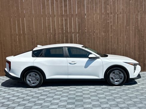 Used 2025 Kia K4 LX image 14